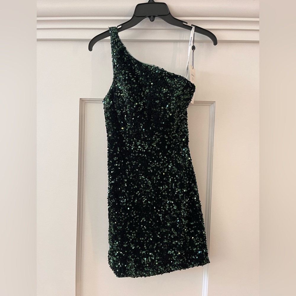 Sherri Hill #55116 Mini Dress in Emerald Size 4